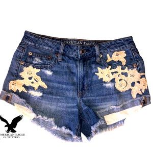 ✨HP ✨AEO Hi-Rise Festival Distressed Lace Jean Shorts